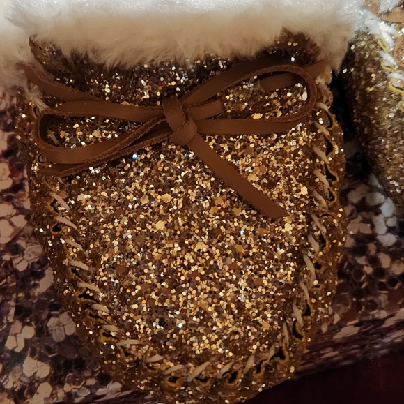 I.N.C. International Concepts Women’s Yeldie Slippers Light Gold Size 6 NEW - Picture 2 of 6